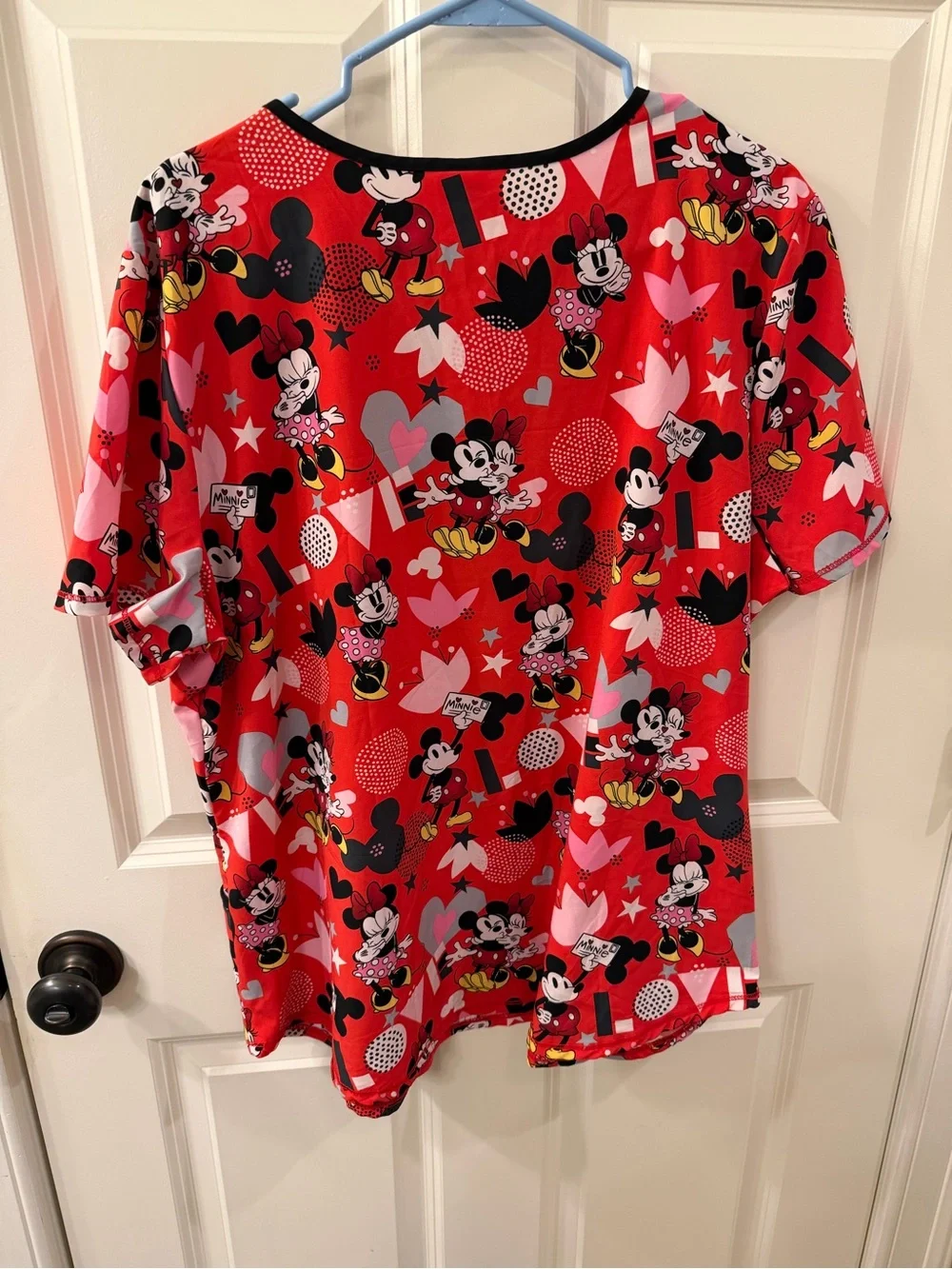 Disney Red Mickey & Minnie Print V-Neck Top/Scrubs Size XL - Picture 4 of 6